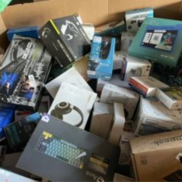 Amazon Overstock Electronics Men's Mystery 10 Items Box. Same Day Shipping. - Picture 3 of 15